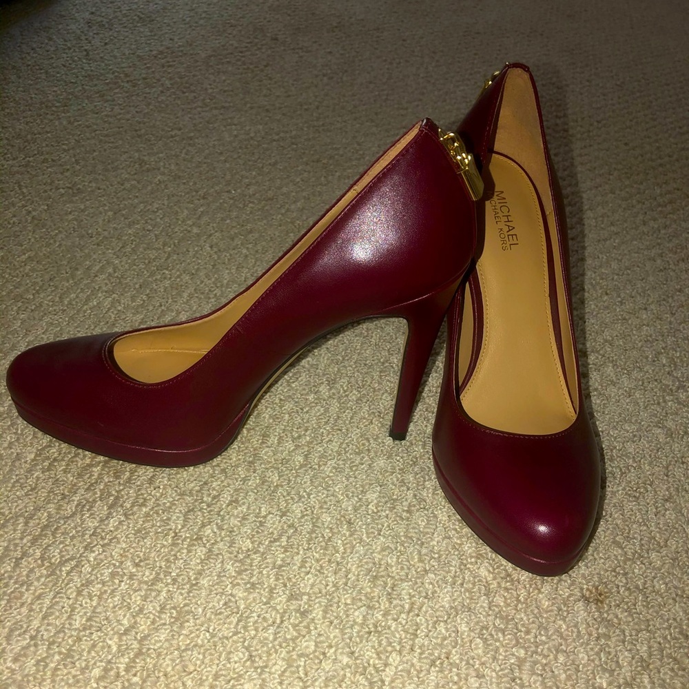 Michael Kors Antionette pump NWOT